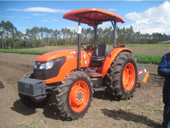 Tractor Kubota M7040 DT